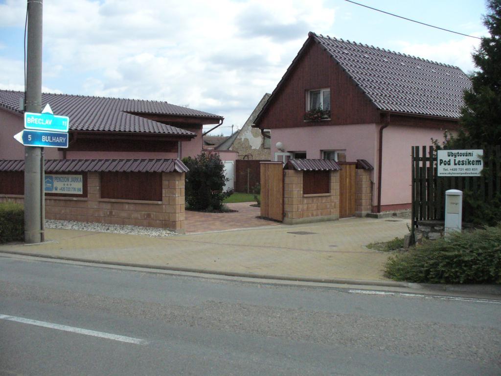 Penzion Jarka Леднице Экстерьер фото